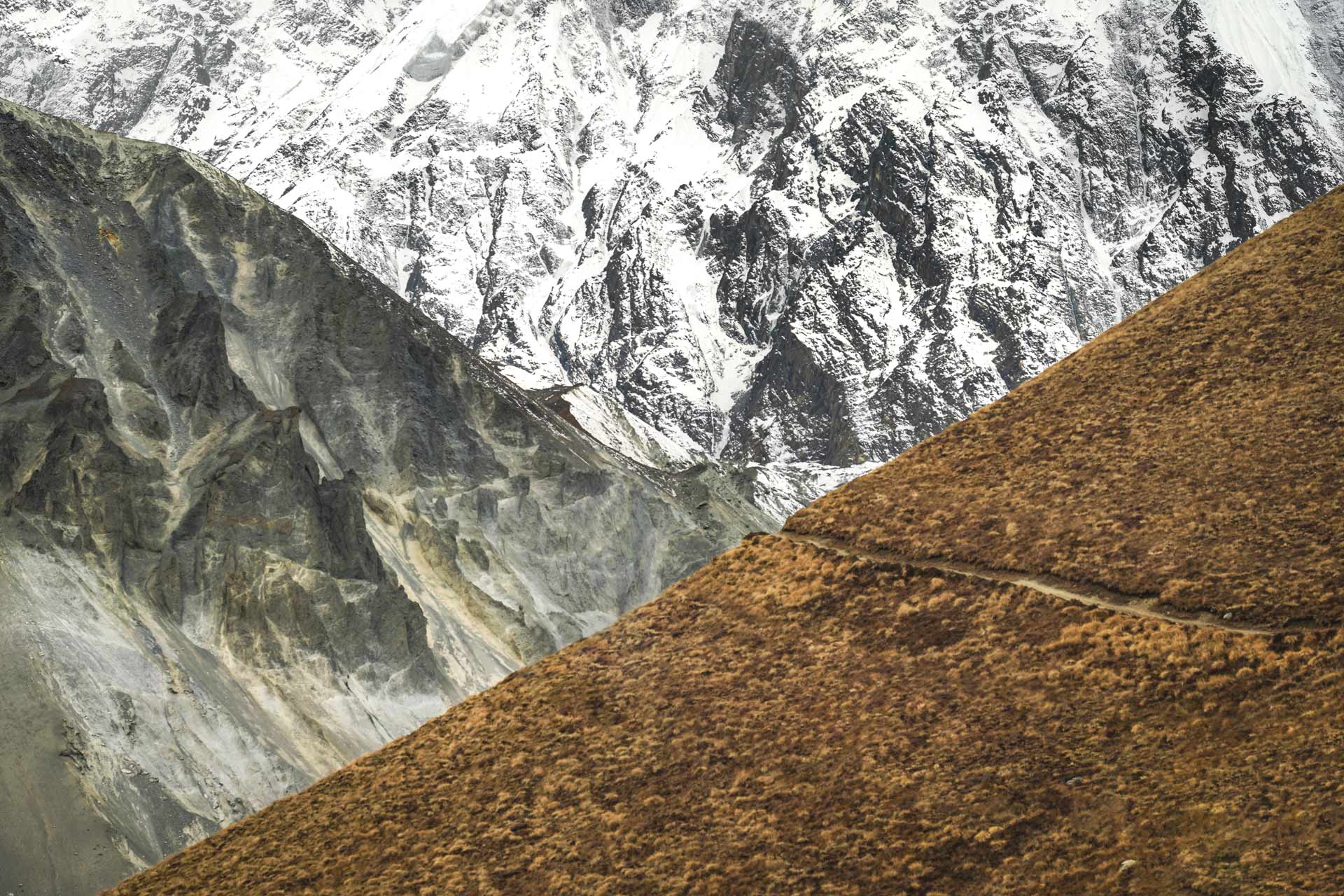 Paysage montagne Annapurna – photo panoramique par Antoine Masure