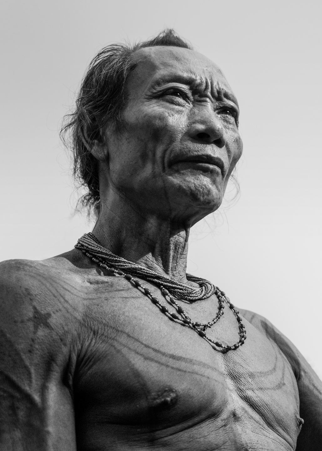 Chef tribu Mentawai Indonésie – portrait authentique